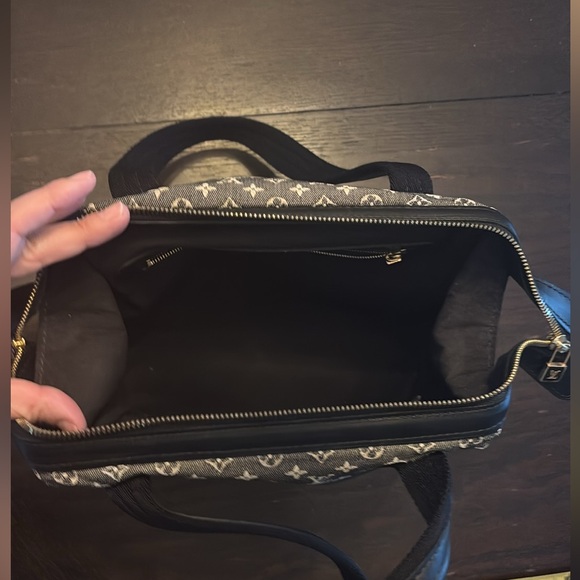 Louis Vuitton Josephine mini monogram bag, authentic - Picture 10 of 13